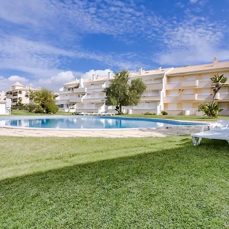 Amazing 1 Bedroom Near Marina Apartment *