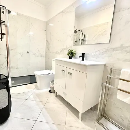Apartment Amazing 1 Bedroom Near Marina *